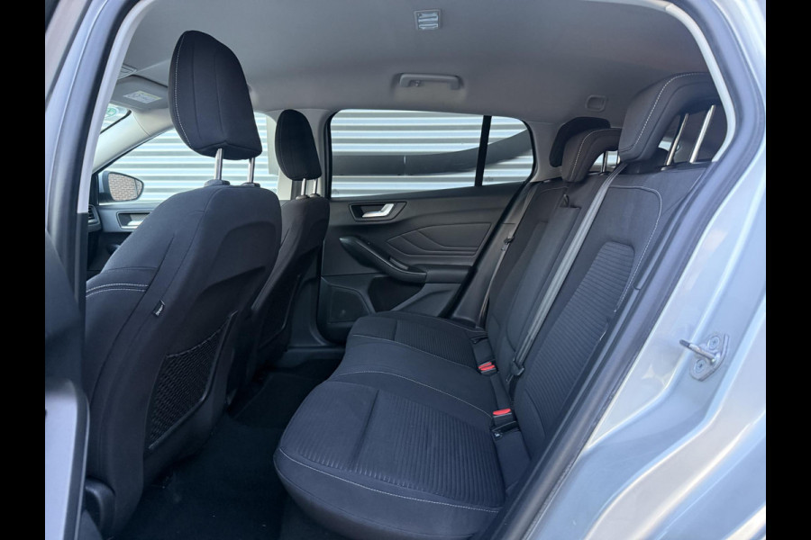 Ford FOCUS Wagon 1.0 EcoBoost Titanium Business 2e Eigenaar|Navi|Camera|Trekhaak|Clima|Stoelverwarming|PDC V+A|Carplay|APK tot 04-2027