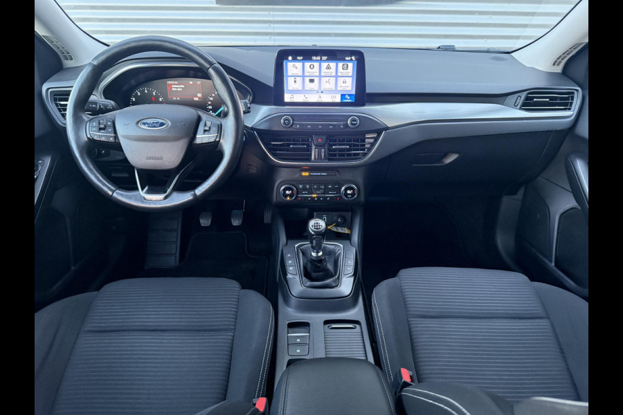 Ford FOCUS Wagon 1.0 EcoBoost Titanium Business 2e Eigenaar|Navi|Camera|Trekhaak|Clima|Stoelverwarming|PDC V+A|Carplay|APK tot 04-2027