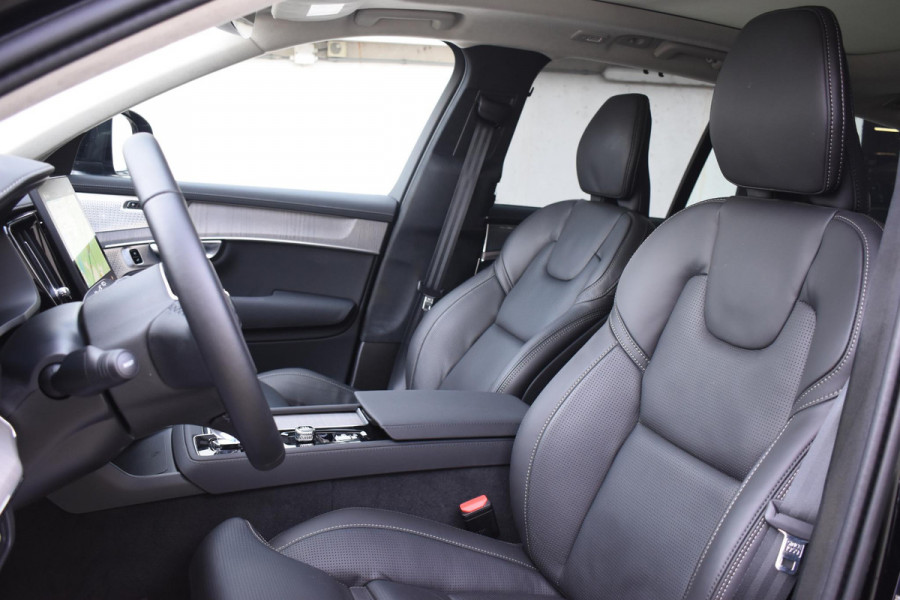 Volvo XC90 T8 455PK Plug-in hybrid AWD Ultra Dark / Bowers & Wilkins / Luchtvering / Head-Up Display / 360 Camera / Massagestoelen / Elektrisch bedienbare stoelen met geheugen / Stoelventilatie / Nappaleder / Elektrisch uitklapbare trekhaak