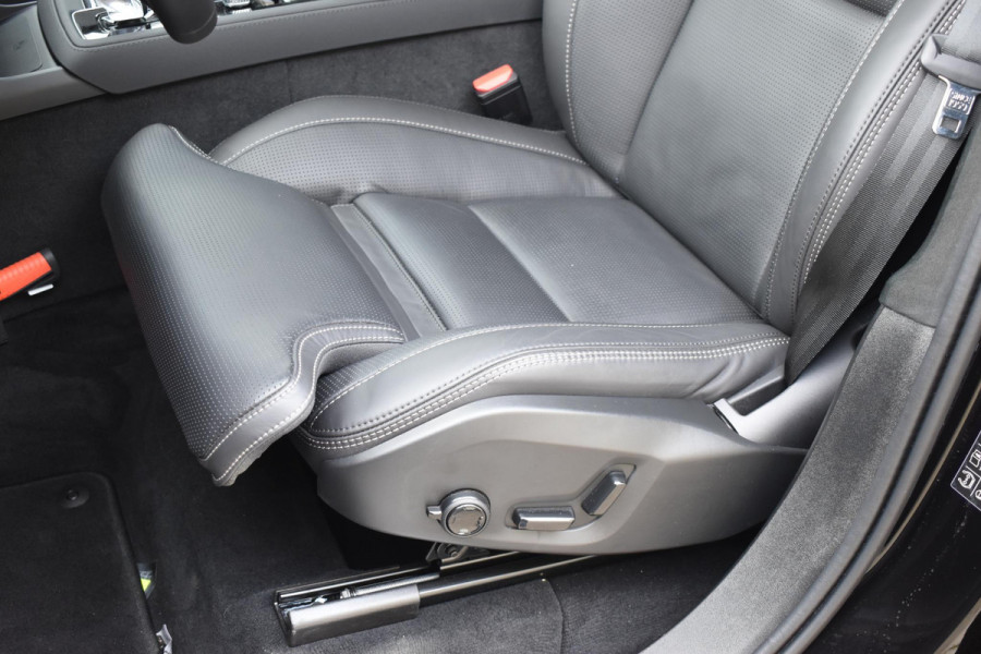 Volvo XC90 T8 455PK Plug-in hybrid AWD Ultra Dark / Bowers & Wilkins / Luchtvering / Head-Up Display / 360 Camera / Massagestoelen / Elektrisch bedienbare stoelen met geheugen / Stoelventilatie / Nappaleder / Elektrisch uitklapbare trekhaak