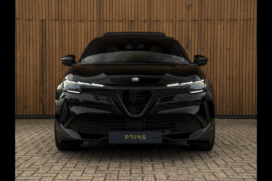 Alfa Romeo junior Elettrica Veloce 54 kWh | Corsa stoelen | Pano-dak | Techno Pack | Sport Pack