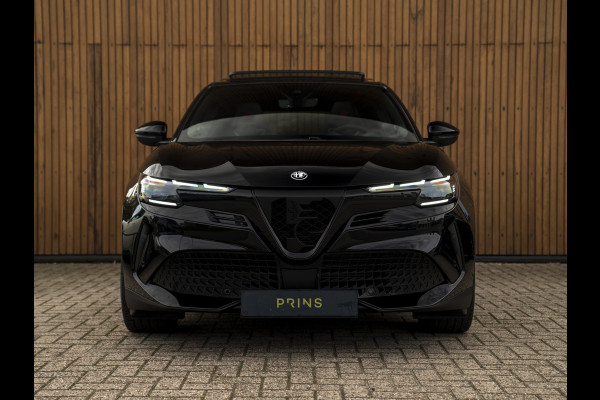 Alfa Romeo junior Elettrica Veloce 54 kWh | Corsa stoelen | Pano-dak | Techno Pack | Sport Pack