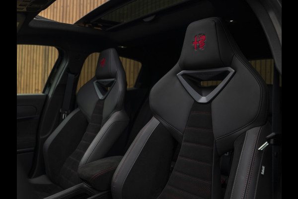 Alfa Romeo junior Elettrica Veloce 54 kWh | Corsa stoelen | Pano-dak | Techno Pack | Sport Pack