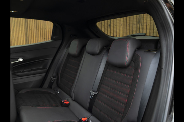 Alfa Romeo junior Elettrica Veloce 54 kWh | Corsa stoelen | Pano-dak | Techno Pack | Sport Pack