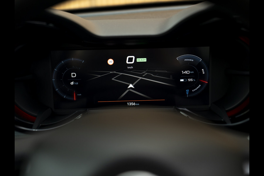 Alfa Romeo junior Elettrica Veloce 54 kWh | Corsa stoelen | Pano-dak | Techno Pack | Sport Pack