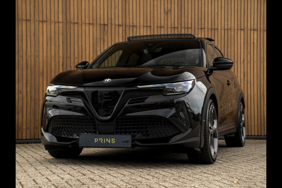 Alfa Romeo junior Elettrica Veloce 54 kWh | Corsa stoelen | Pano-dak | Techno Pack | Sport Pack