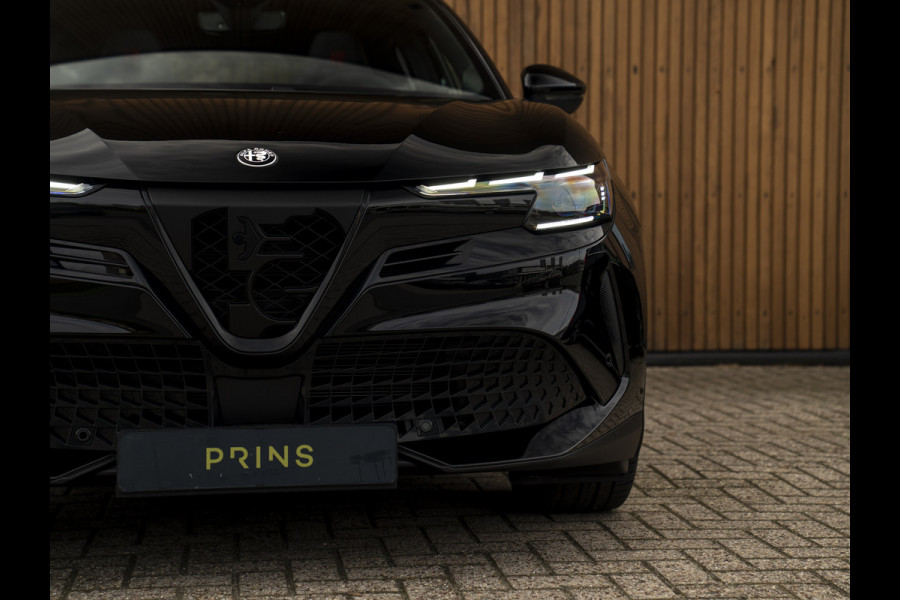 Alfa Romeo junior Elettrica Veloce 54 kWh | Corsa stoelen | Pano-dak | Techno Pack | Sport Pack