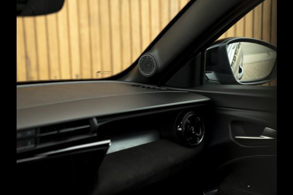 Alfa Romeo junior Elettrica Veloce 54 kWh | Corsa stoelen | Pano-dak | Techno Pack | Sport Pack