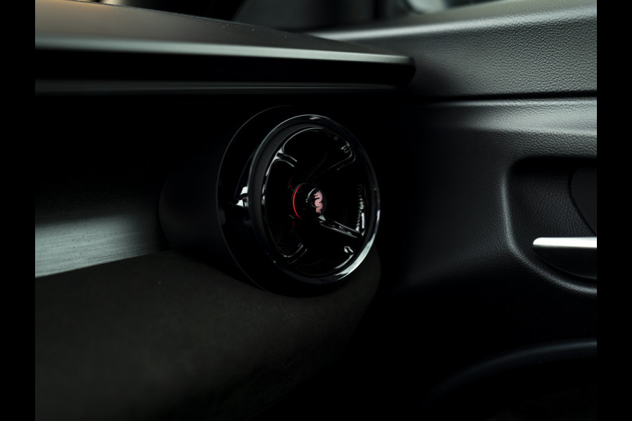 Alfa Romeo junior Elettrica Veloce 54 kWh | Corsa stoelen | Pano-dak | Techno Pack | Sport Pack
