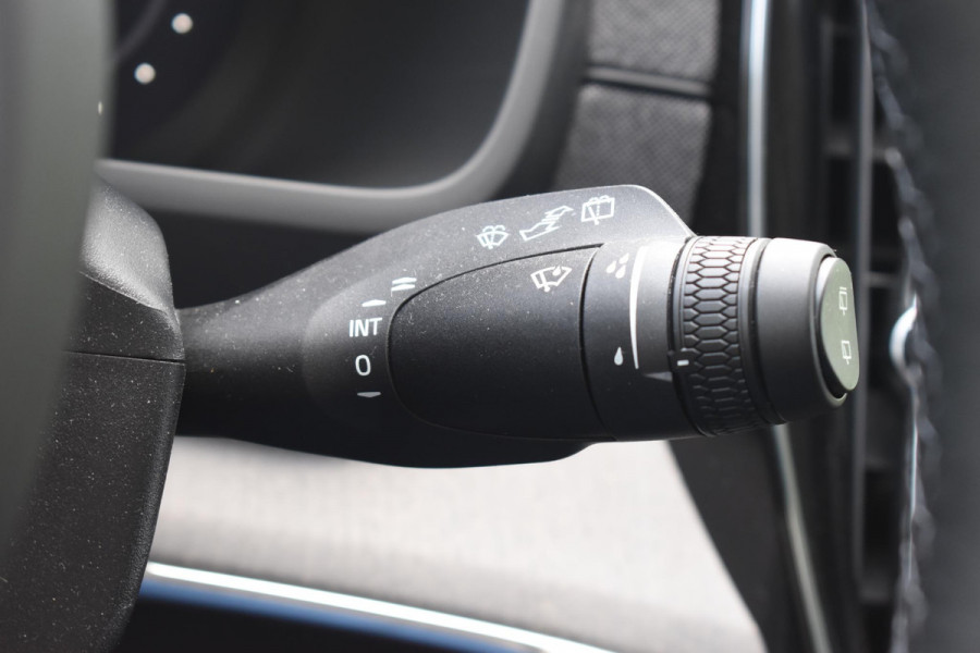 Volvo XC90 T8 455PK Plug-in hybrid AWD Ultra Dark / Bowers & Wilkins / Luchtvering / Head-Up Display / 360 Camera / Massagestoelen / Elektrisch bedienbare stoelen met geheugen / Stoelventilatie / Nappaleder / Elektrisch uitklapbare trekhaak