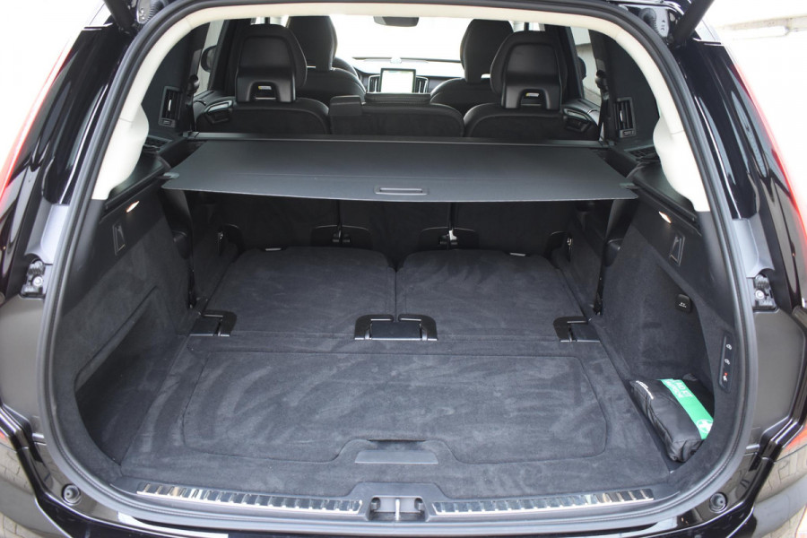 Volvo XC90 T8 455PK Plug-in hybrid AWD Ultra Dark / Bowers & Wilkins / Luchtvering / Head-Up Display / 360 Camera / Massagestoelen / Elektrisch bedienbare stoelen met geheugen / Stoelventilatie / Nappaleder / Elektrisch uitklapbare trekhaak