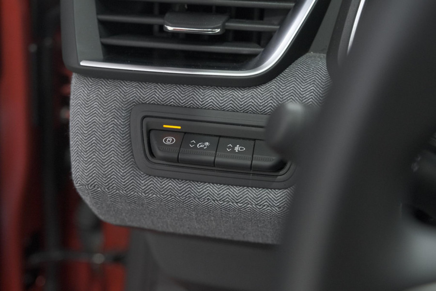 Renault Clio TCe 90 GPF Techno | 360 Camera | Adaptieve Cruise Control | 9.3 Inch Groot Scherm