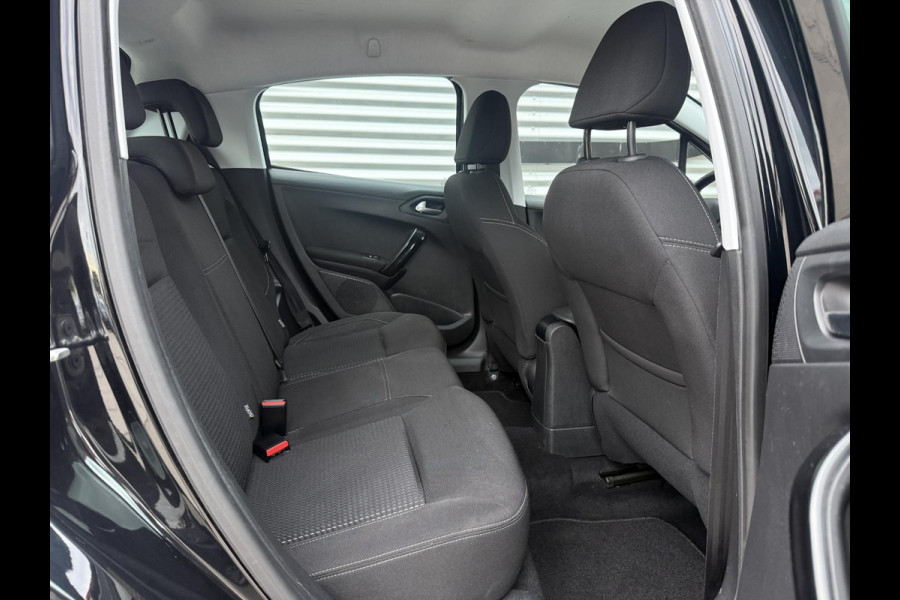 Peugeot 208 1.2 PureTech Blue Lease Executive 2e Eigenaar|Navi|Carplay|PDC|Clima|Cruise|Elek ramen|LM velgen|N.A.P|APK tot 07-2027
