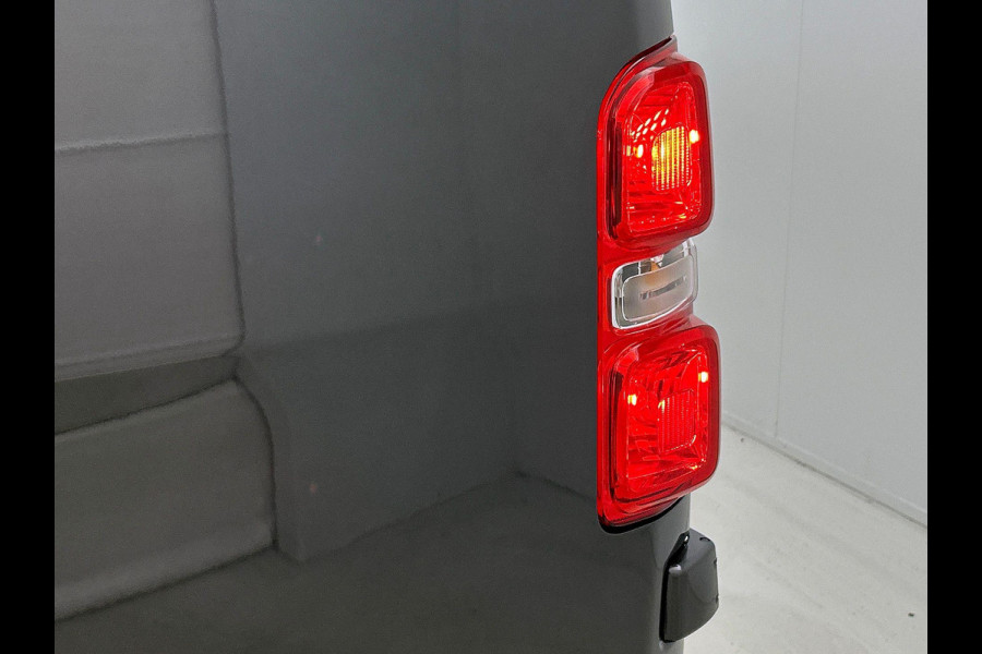 Opel Vivaro 2.0 Diesel 180pk L3 Automaat Dubbele Cabine 2 schuifdeuren Android Auto/Apple CarPlay Navigatie Keyless Entry&Start Climate Control Camera Cruise Control Houten afwerking laadruimte Trekhaak lichtmetalen velgen