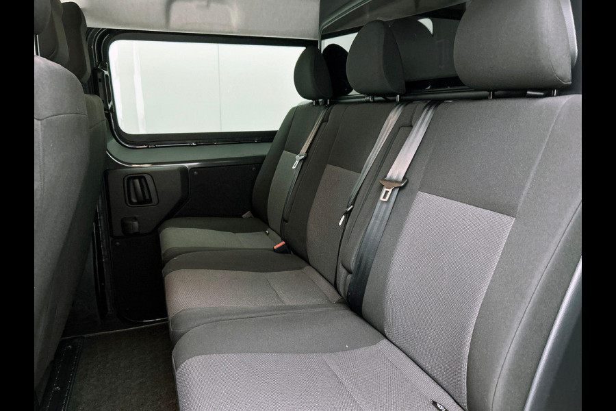Opel Vivaro 2.0 Diesel 180pk L3 Automaat Dubbele Cabine 2 schuifdeuren Android Auto/Apple CarPlay Navigatie Keyless Entry&Start Climate Control Camera Cruise Control Houten afwerking laadruimte Trekhaak lichtmetalen velgen