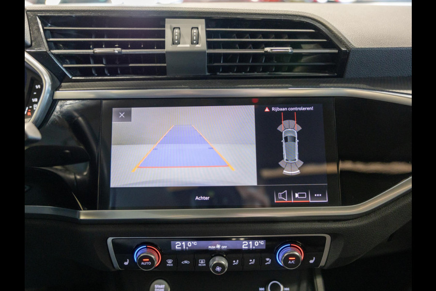 Audi Q3 35 TFSI Advanced / 150pk / Panorama dak / Stoelverwarming / Dodehoek herkenning / Achteruitrij camera /