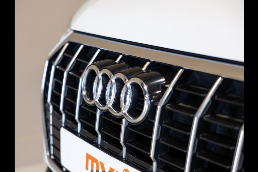 Audi Q3 35 TFSI Advanced / 150pk / Panorama dak / Stoelverwarming / Dodehoek herkenning / Achteruitrij camera /