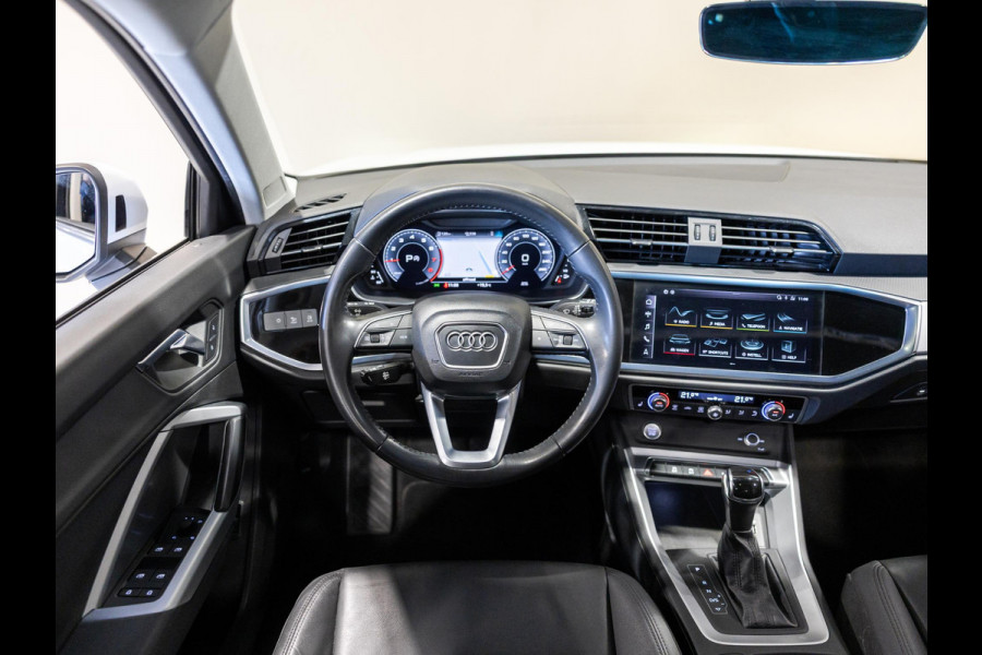 Audi Q3 35 TFSI Advanced / 150pk / Panorama dak / Stoelverwarming / Dodehoek herkenning / Achteruitrij camera /