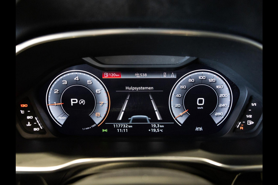Audi Q3 35 TFSI Advanced / 150pk / Panorama dak / Stoelverwarming / Dodehoek herkenning / Achteruitrij camera /
