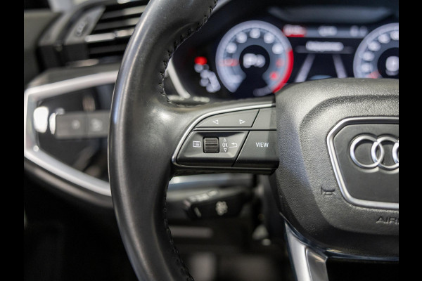 Audi Q3 35 TFSI Advanced / 150pk / Panorama dak / Stoelverwarming / Dodehoek herkenning / Achteruitrij camera /