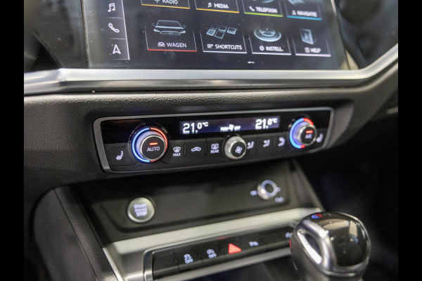 Audi Q3 35 TFSI Advanced / 150pk / Panorama dak / Stoelverwarming / Dodehoek herkenning / Achteruitrij camera /