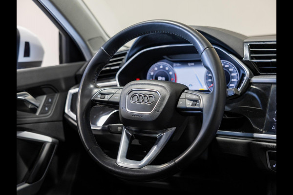 Audi Q3 35 TFSI Advanced / 150pk / Panorama dak / Stoelverwarming / Dodehoek herkenning / Achteruitrij camera /