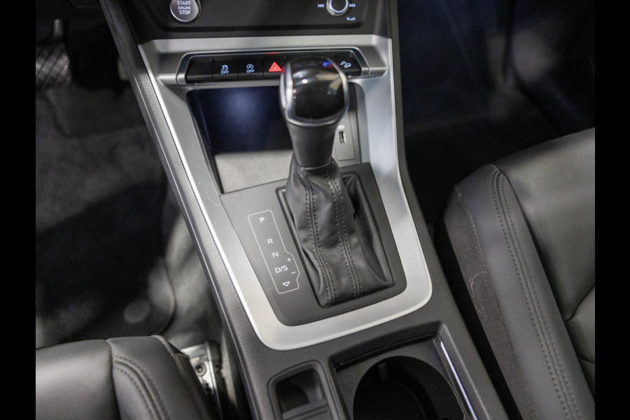 Audi Q3 35 TFSI Advanced / 150pk / Panorama dak / Stoelverwarming / Dodehoek herkenning / Achteruitrij camera /