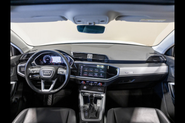 Audi Q3 35 TFSI Advanced / 150pk / Panorama dak / Stoelverwarming / Dodehoek herkenning / Achteruitrij camera /