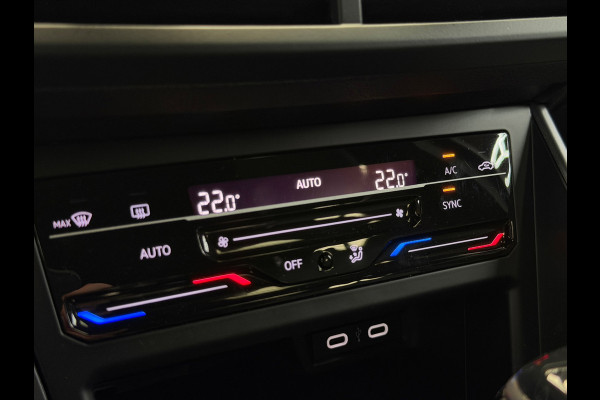 Volkswagen Taigo 1.0 TSI 2x R-Line Panorama CarPlay Camera