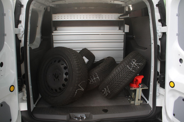 Ford Transit Connect 1.5 EcoBlue L2 Trend Volledig Ingerichte Laadruimte | Navigatie | Voorruitverwarming | Zijschuifdeur Links