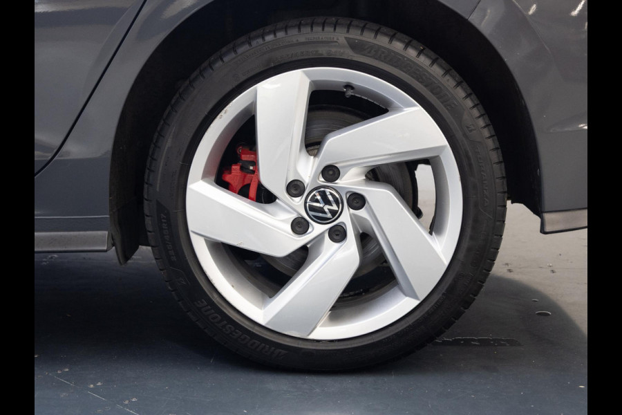 Volkswagen Golf 1.4 eHybrid GTE AUT| Camera| Navi| 17'LM-velgen | extra getint glas |