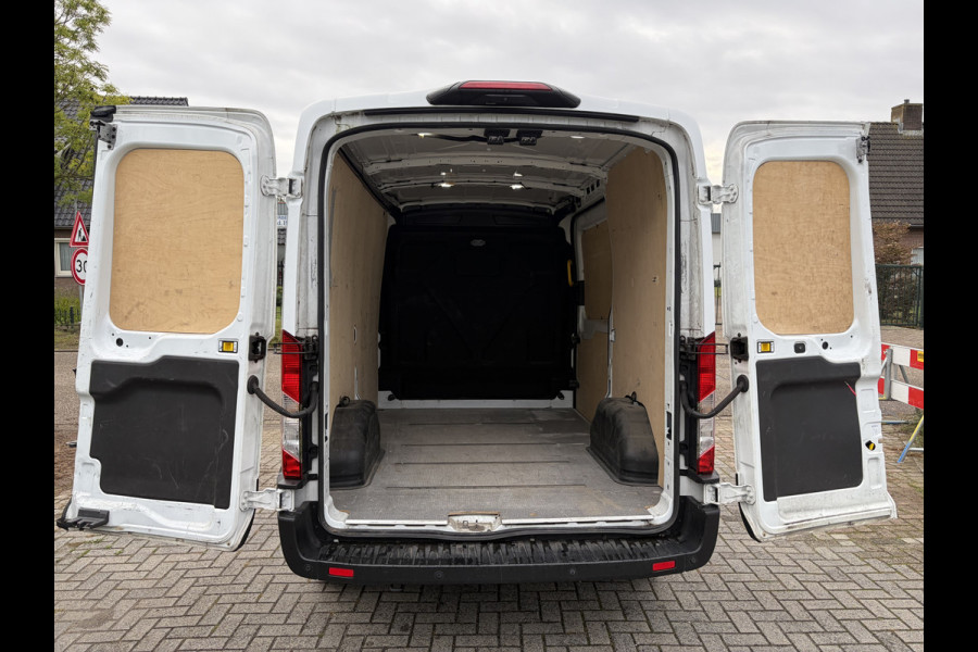 Ford Transit 350 2.0 TDCI 130PK Euro6 Automaat L2H2 Trend ✓ airco ✓ navigatie ✓ camera ✓ APK 04-2027