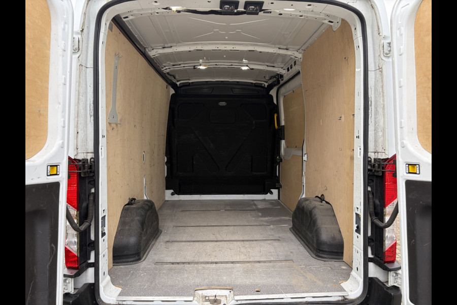 Ford Transit 350 2.0 TDCI 130PK Euro6 Automaat L2H2 Trend ✓ airco ✓ navigatie ✓ camera ✓ APK 04-2027