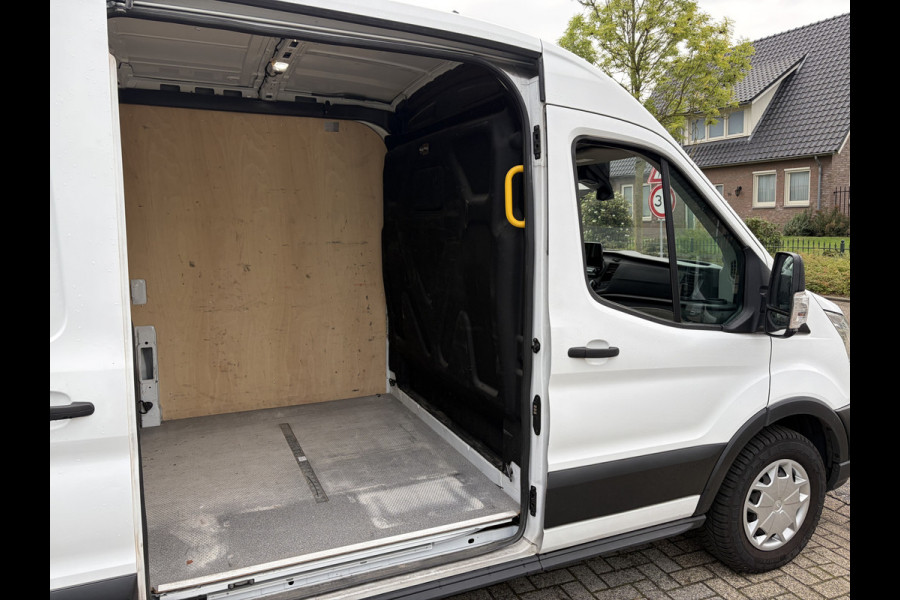 Ford Transit 350 2.0 TDCI 130PK Euro6 Automaat L2H2 Trend ✓ airco ✓ navigatie ✓ camera ✓ APK 04-2027