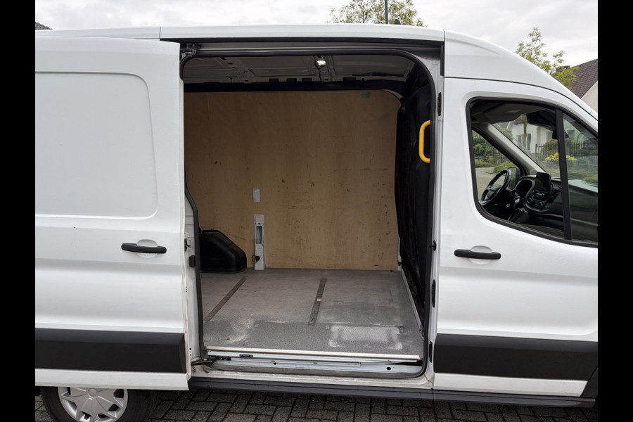 Ford Transit 350 2.0 TDCI 130PK Euro6 Automaat L2H2 Trend ✓ airco ✓ navigatie ✓ camera ✓ APK 04-2027