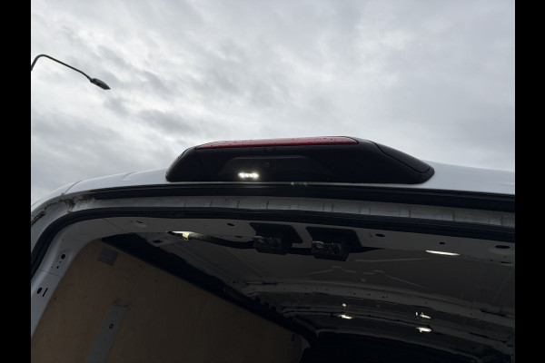 Ford Transit 350 2.0 TDCI 130PK Euro6 Automaat L2H2 Trend ✓ airco ✓ navigatie ✓ camera ✓ APK 04-2027