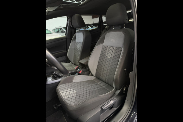 Volkswagen Taigo 1.0 TSI 2x R-Line Panorama CarPlay Camera