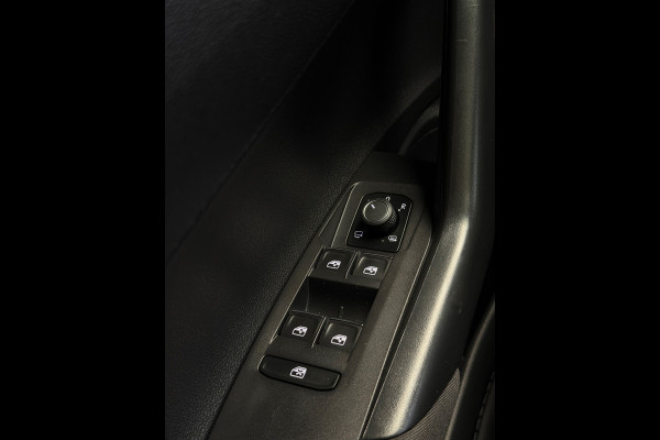 Volkswagen Taigo 1.0 TSI 2x R-Line Panorama CarPlay Camera