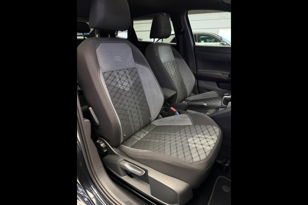 Volkswagen Taigo 1.0 TSI 2x R-Line Panorama CarPlay Camera