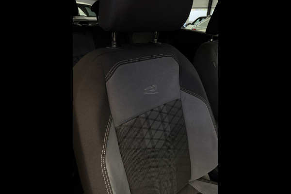 Volkswagen Taigo 1.0 TSI 2x R-Line Panorama CarPlay Camera