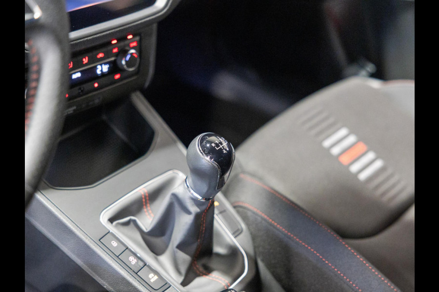 Seat Ibiza 1.0 TSI FR Business Intense / 95pk / NAP / Achteruitrij camera / Automatische klimaatregeling /