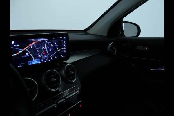 Mercedes-Benz GLC 300 e 4MATIC Premium Plus | Panoramadak | Trekhaak | Nightpakket | Inclusief 24 maanden Mercedes-Benz Certified garantie voor Europa. garage-sale