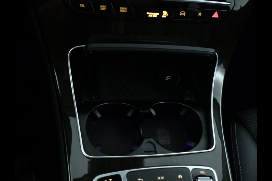 Mercedes-Benz GLC 300 e 4MATIC Premium Plus | Panoramadak | Trekhaak | Nightpakket | Inclusief 24 maanden Mercedes-Benz Certified garantie voor Europa. garage-sale