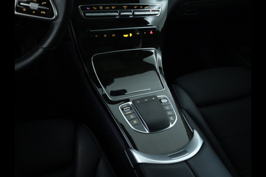 Mercedes-Benz GLC 300 e 4MATIC Premium Plus | Panoramadak | Trekhaak | Nightpakket | Inclusief 24 maanden Mercedes-Benz Certified garantie voor Europa. garage-sale