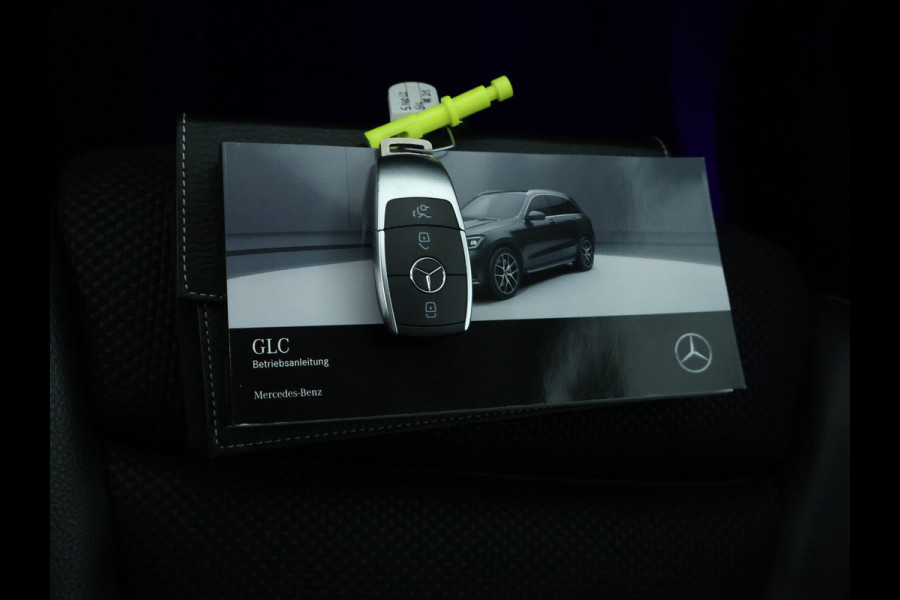 Mercedes-Benz GLC 300 e 4MATIC Premium Plus | Panoramadak | Trekhaak | Nightpakket | Inclusief 24 maanden Mercedes-Benz Certified garantie voor Europa. garage-sale