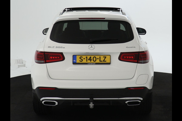 Mercedes-Benz GLC 300 e 4MATIC Premium Plus | Panoramadak | Trekhaak | Nightpakket | Inclusief 24 maanden Mercedes-Benz Certified garantie voor Europa. garage-sale