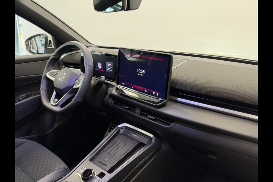 Volkswagen T-Roc 1.5 eTsi R-Line First Edition IQ-light Adaptive-Cruise