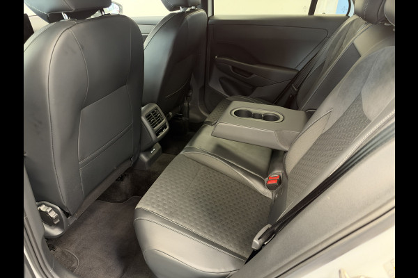 Volkswagen T-Roc 1.5 eTsi R-Line First Edition IQ-light Adaptive-Cruise