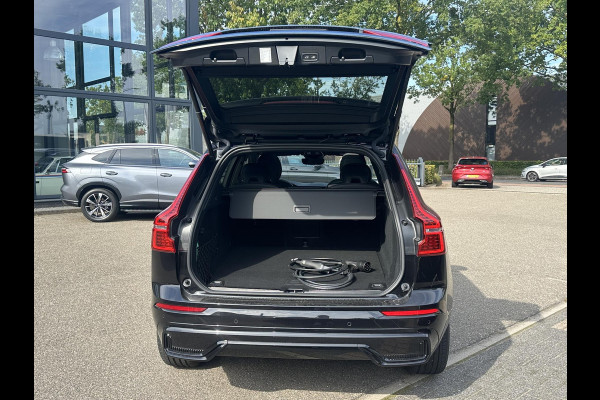 Volvo XC60 2.0 T6 Plug-in hybrid AWD Plus Black Edition SHOWROOM PRIJS VAN €51.900,- NU VOOR SLECHTS €49.877,- | LUCHTVERING | ELEK. TREKHAAK | STOEL + STOELVERWARMING | ACHTERBANK VERWAMRD | HARMAN KARDON | RIJKLAAR | FABRIEKS GARANTIE T/M 7-2027 | PANO |
