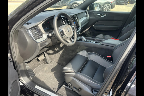 Volvo XC60 2.0 T6 Plug-in hybrid AWD Plus Black Edition SHOWROOM PRIJS VAN €51.900,- NU VOOR SLECHTS €49.877,- | LUCHTVERING | ELEK. TREKHAAK | STOEL + STOELVERWARMING | ACHTERBANK VERWAMRD | HARMAN KARDON | RIJKLAAR | FABRIEKS GARANTIE T/M 7-2027 | PANO |